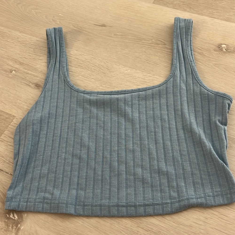 SHEIN Cropped Tank - Picture 2 of 4